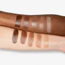 LH cosmetics Artistick -voidemainen aurinkopuuteri 5,8 g