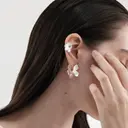 Kalevala Unikko ear cuff hopea