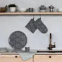 Pentik Jäkälä Patalappu Musta 21x21 cm