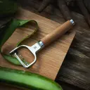 Fiskars Norden hedelmä- ja vihanneskuorija, kääntyvä terä