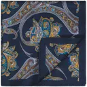 Amanda Christensen solmio ja taskuliina