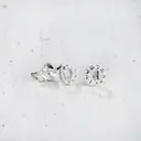 Cailap Hopeakorvakorut pyöreä, kirkas kivi