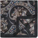 Amanda Christensen solmio ja taskuliina