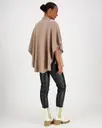 Lasessor Brindi neuleponcho