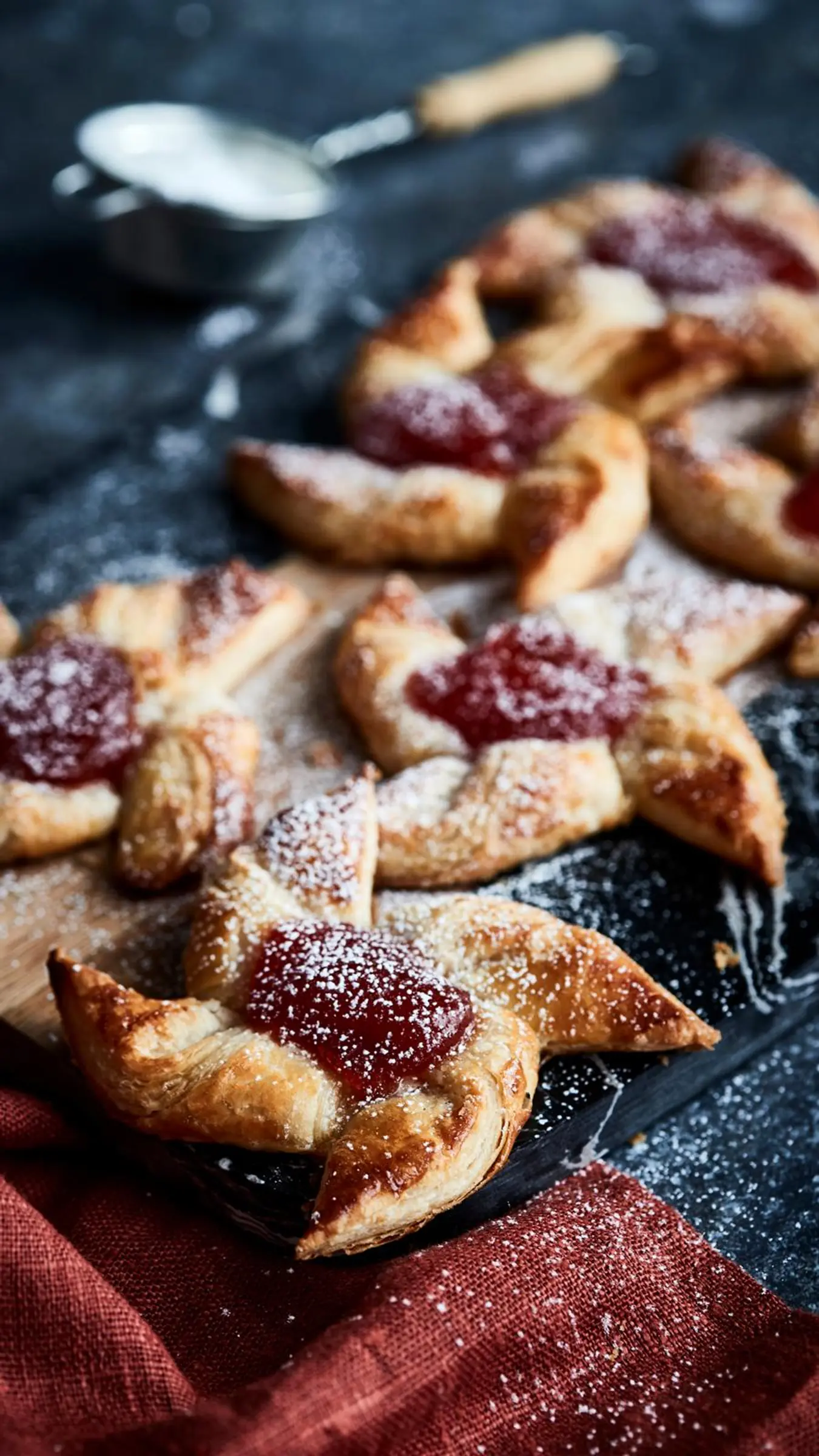 Joulutortut pihlajamarmeladilla