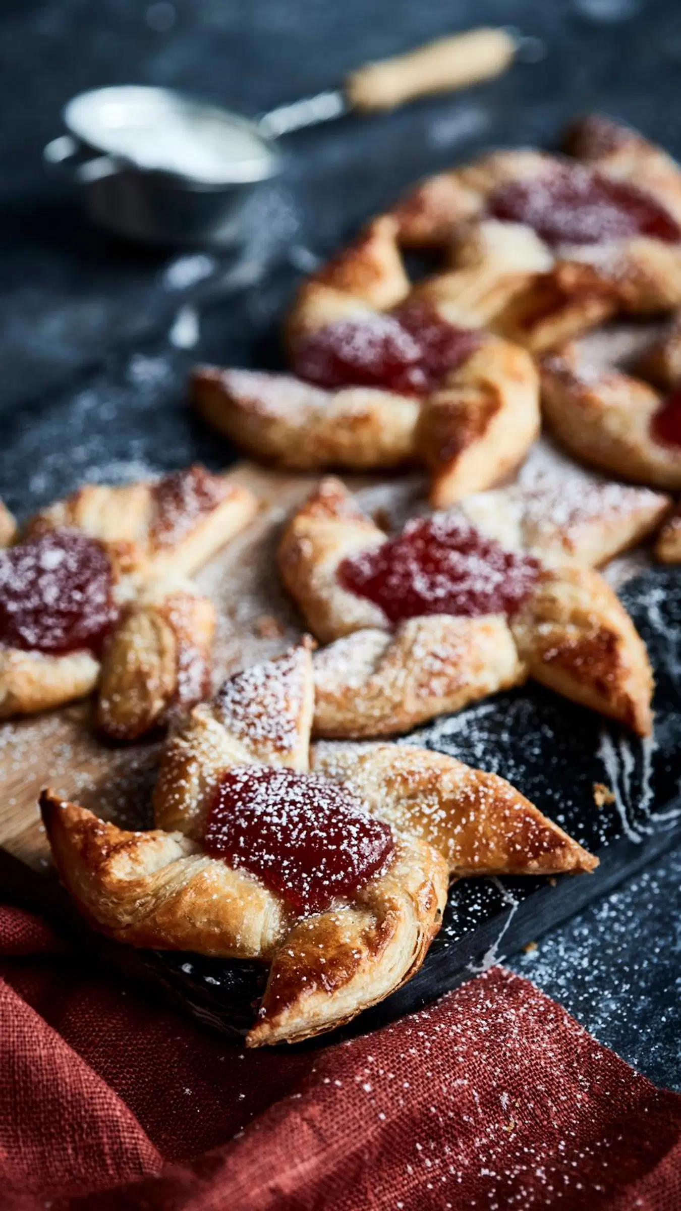 Joulutortut pihlajamarmeladilla