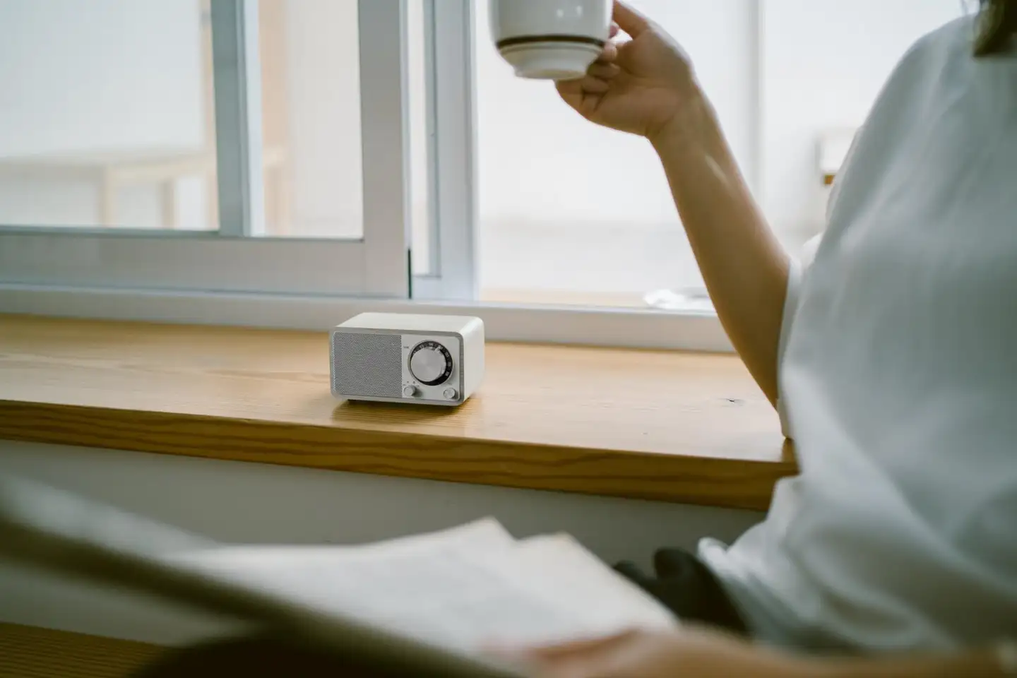 Sangean WR-7 Plus Bluetooth pöytäradio, vaalea tammi - 6