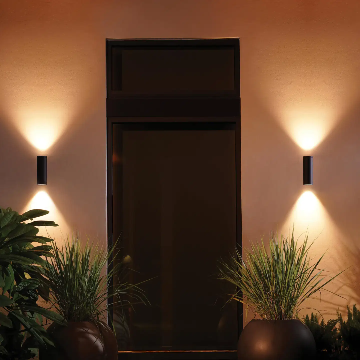 Philips Hue Appear -seinävalaisin ulkokäyttöön 16W 2000-6500K 1180LM musta - 6