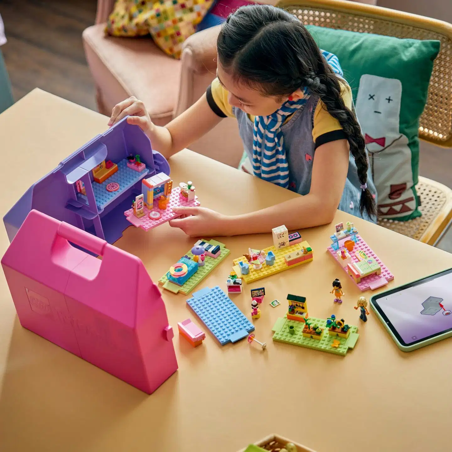 LEGO® Friends 42697 Luovuuden nukkekotilaukku - 10