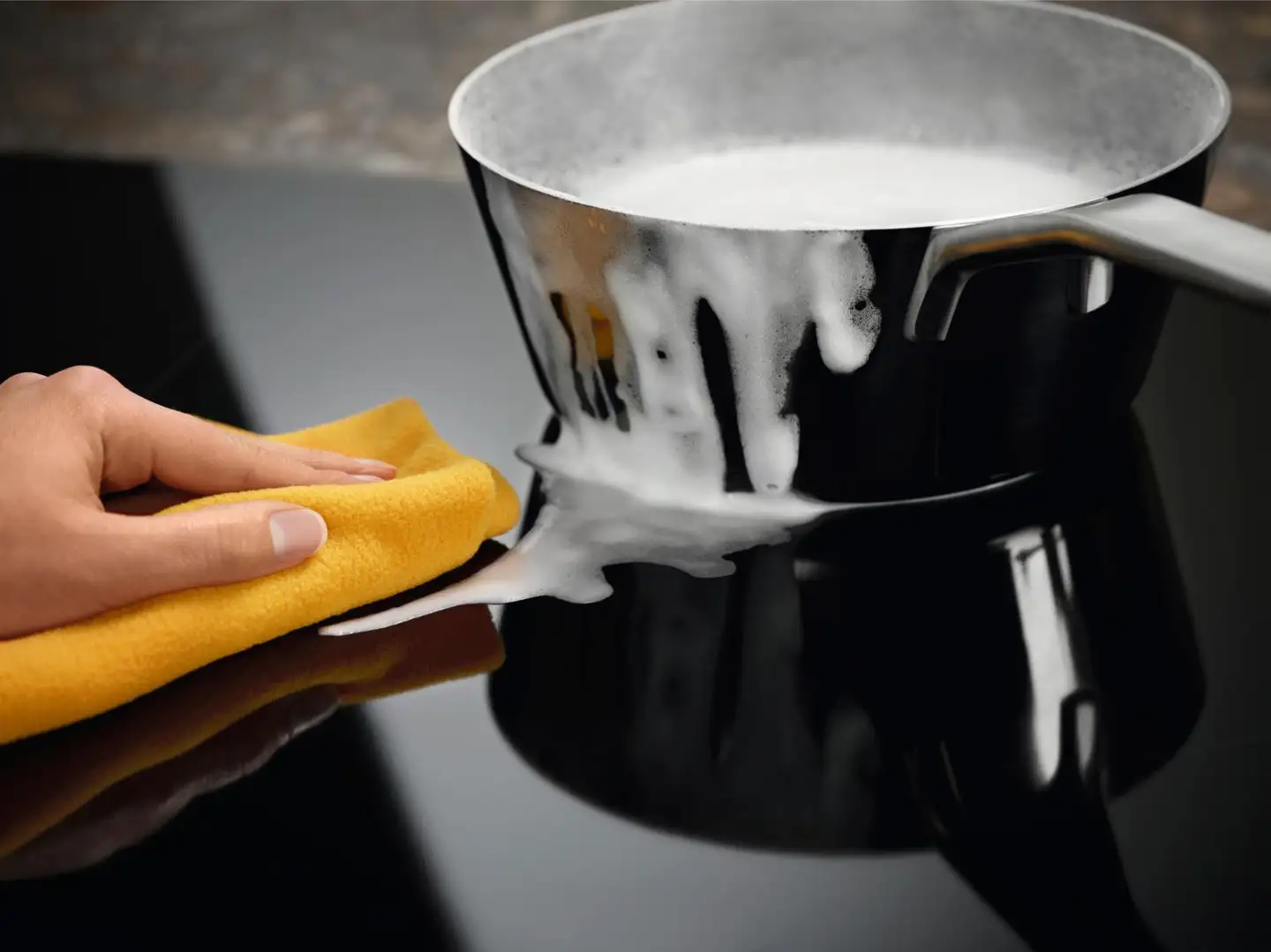 Electrolux induktiotaso HOI630MX teräs reunus - 5