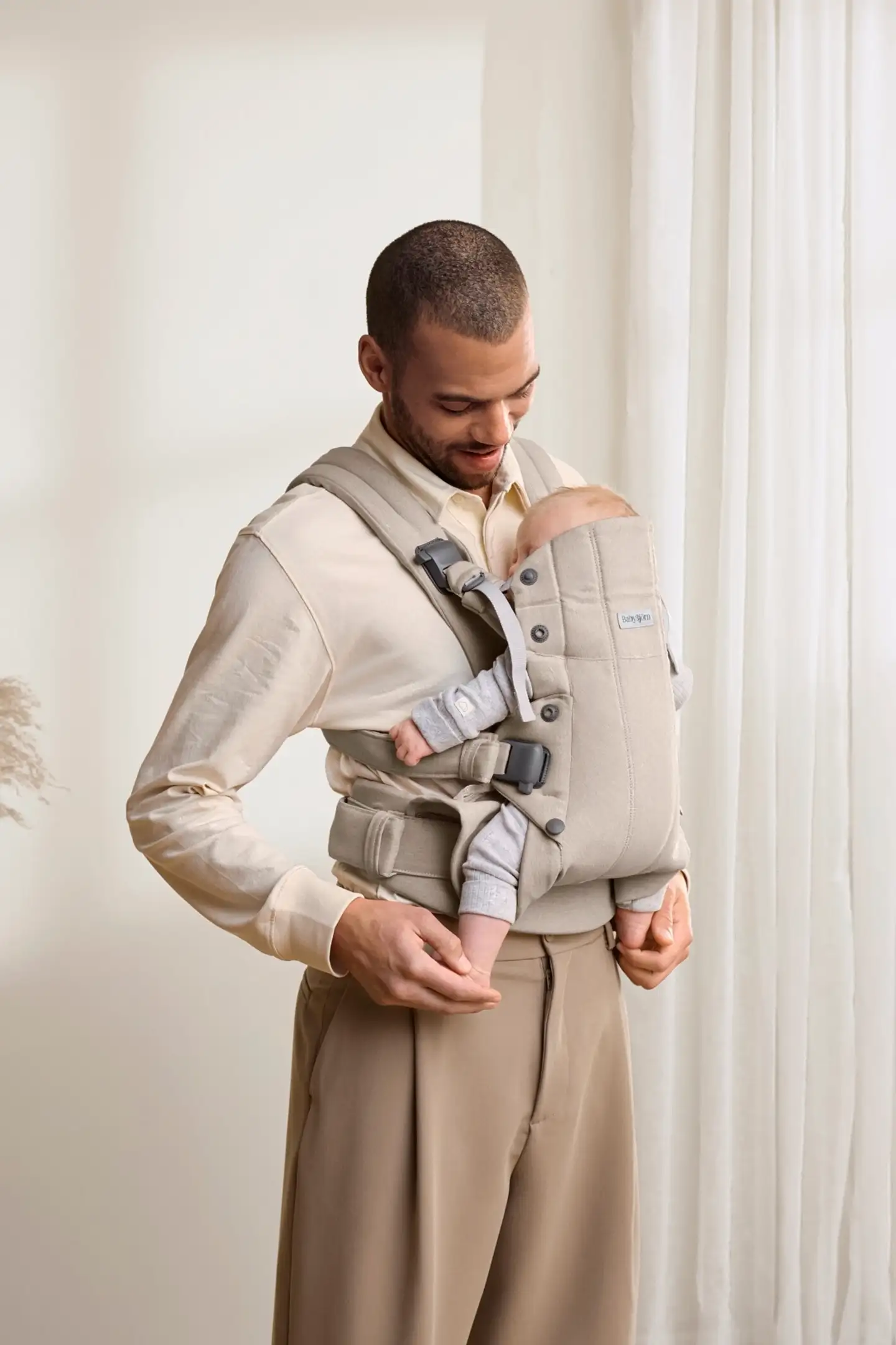 BabyBjörn vauvan kantoreppu harmony - kudottu, vaalea beige - 4