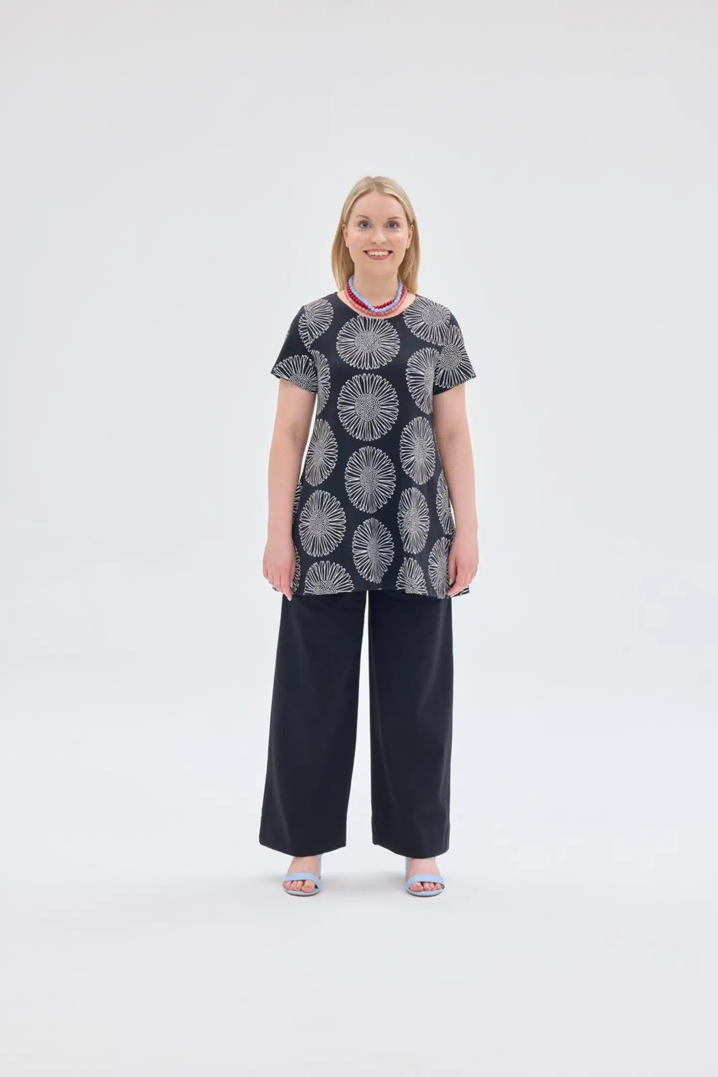 RATIA® N.trikoo T-paita Pouta Kesäkukka - MUSTA - 3