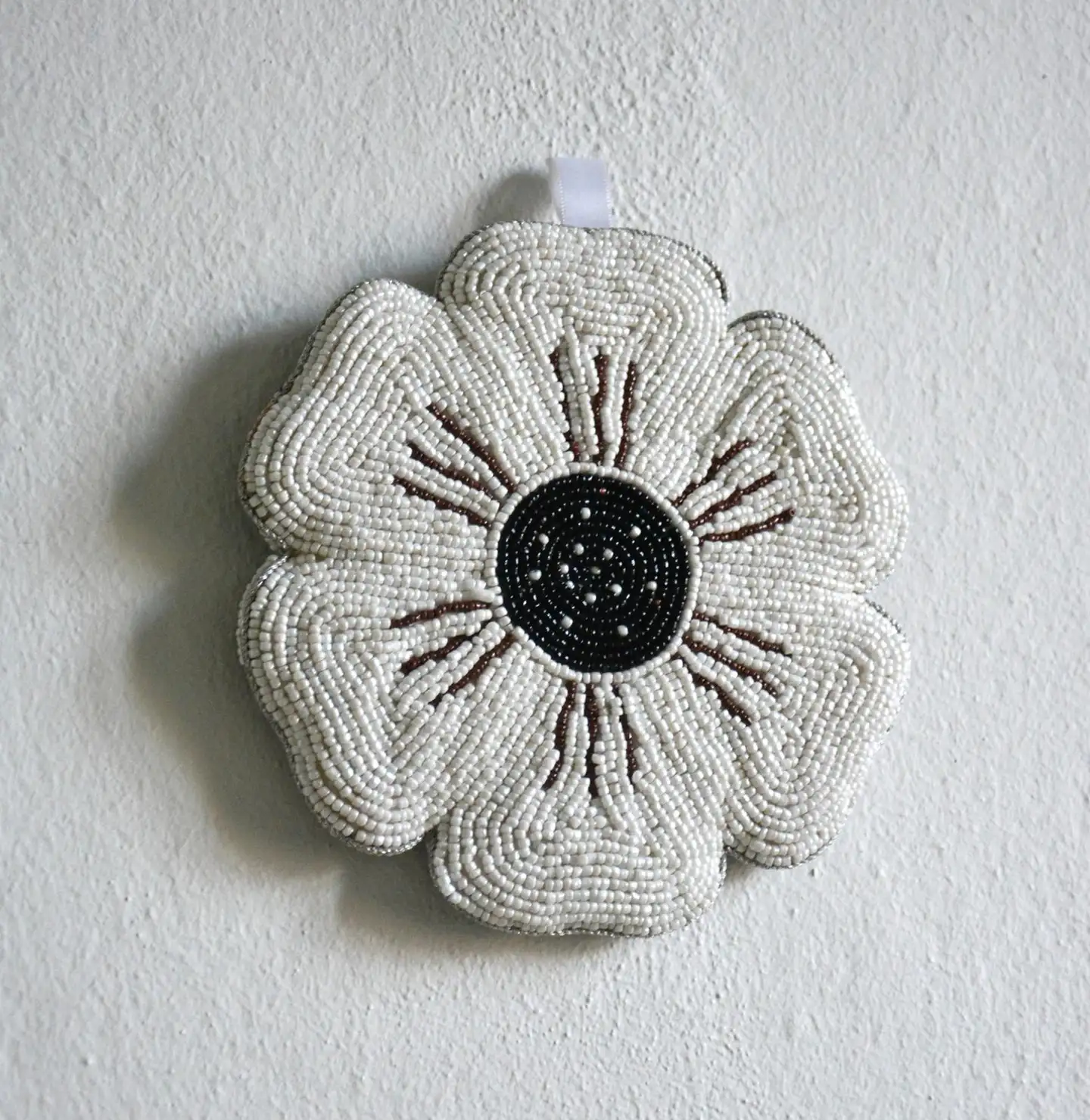 MUM’s LEINIKKI valkoinen designkukka-seinäkoriste - 4