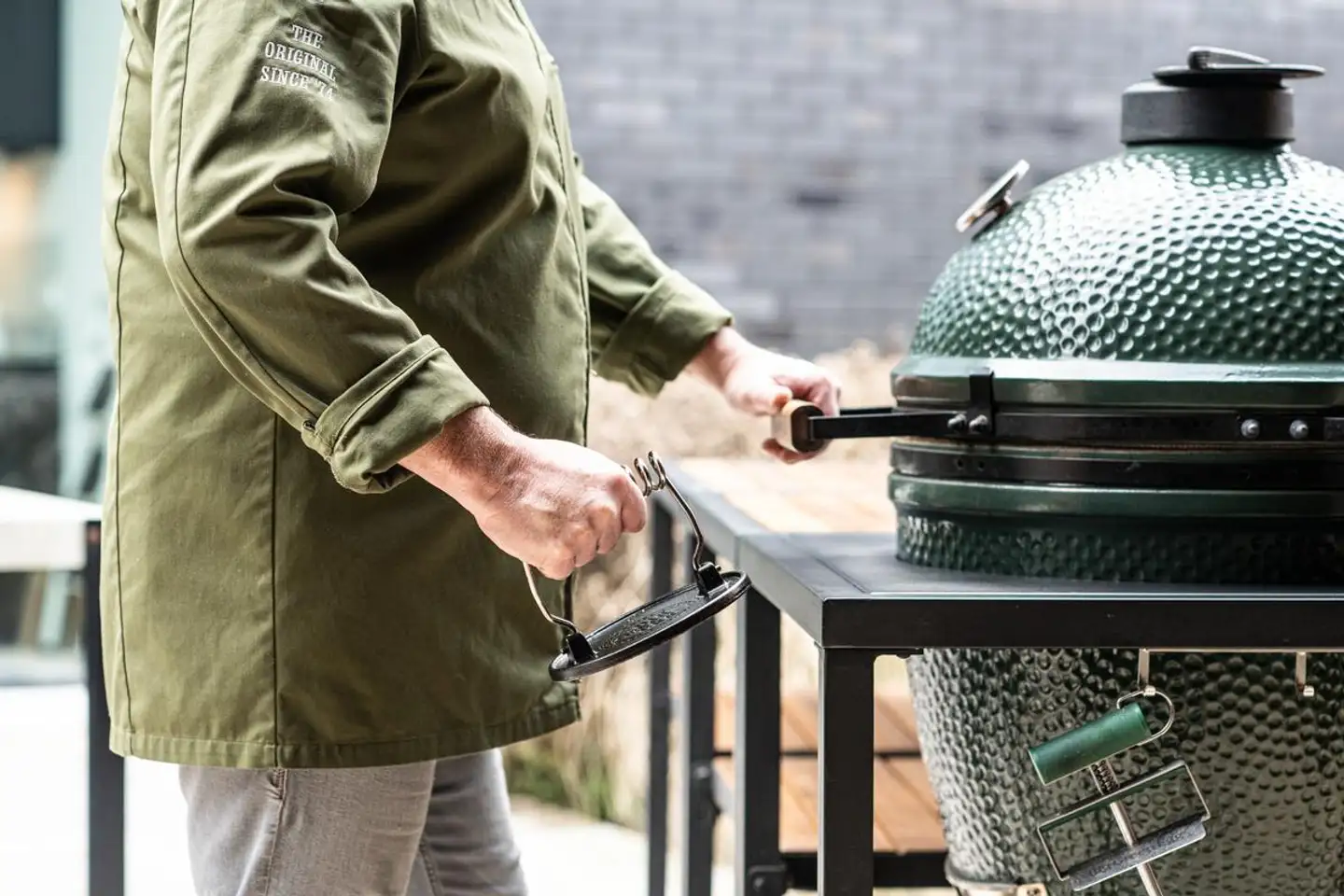 Big Green Egg pihviprässi valurautainen - 3