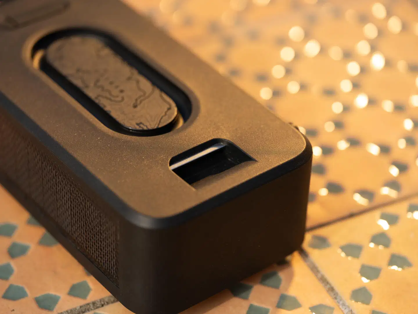 House of Marley Bluetooth kaiutin Roots Solar, musta/puu - 5