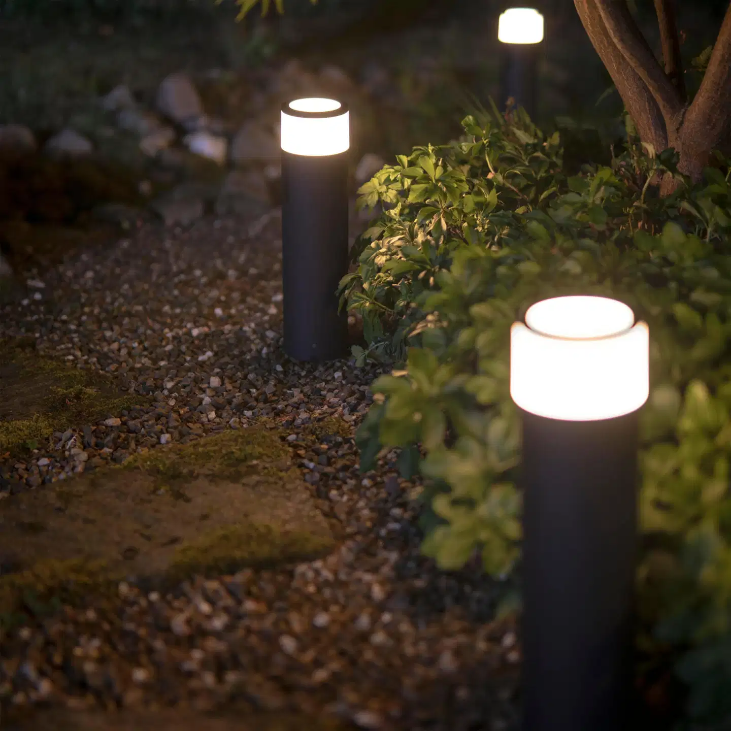 Philips Hue Calla -lisäpylväsvalaisin ulkokäyttöön 8W 2000-6500K 590LM musta - 5