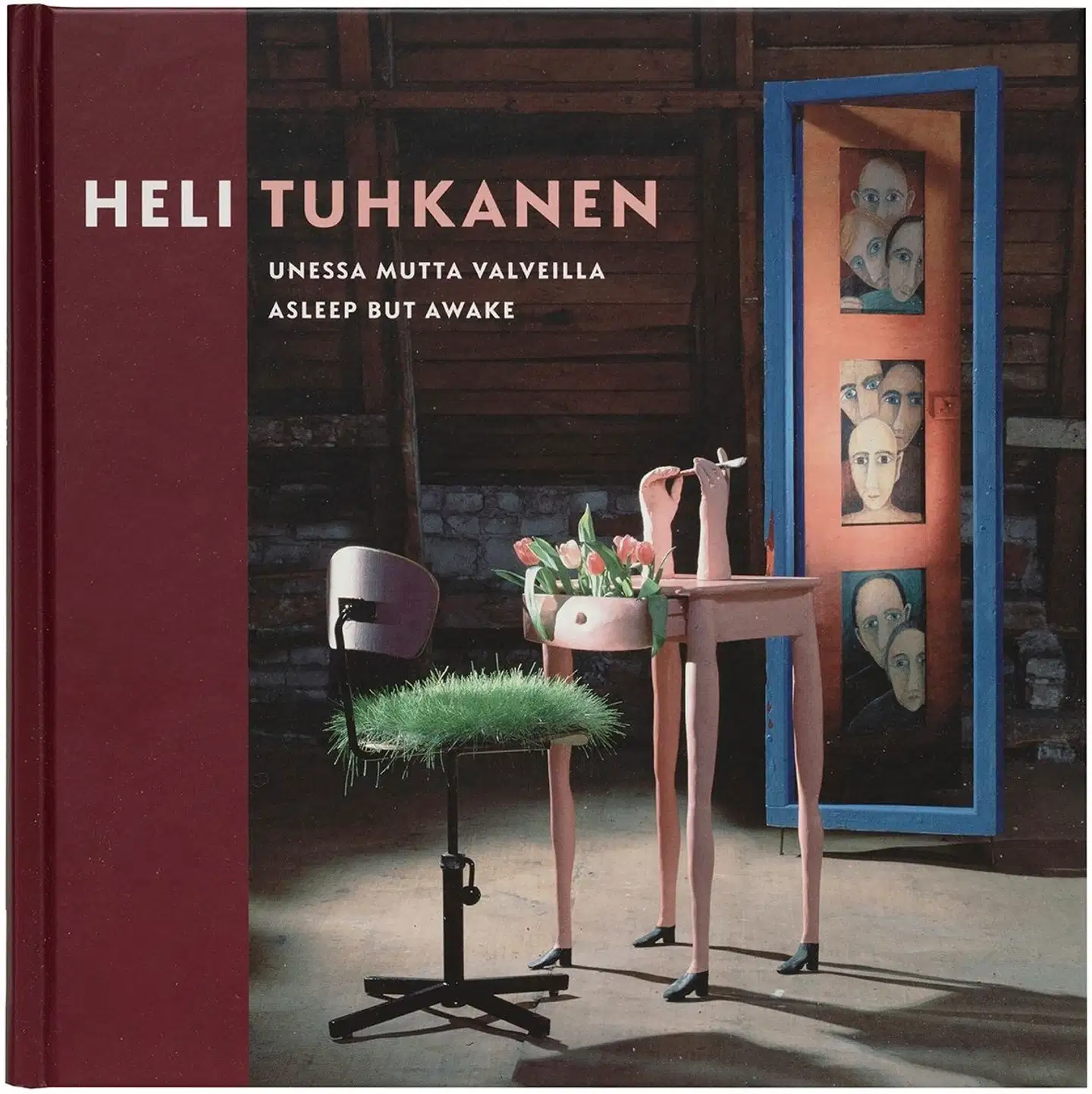 Tuhkanen, Unessa mutta valveilla