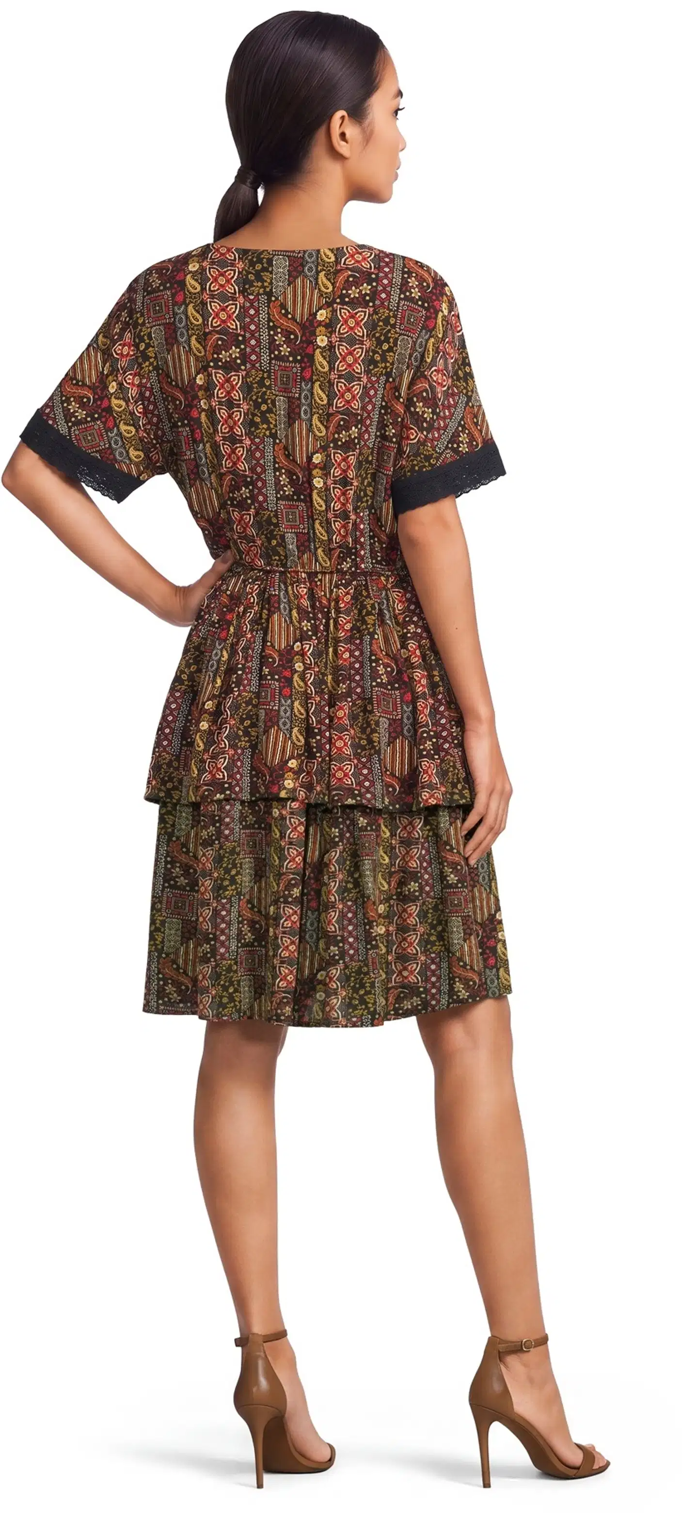 Margaux Riviera naisten lyhyt kuviollinen frillahelmainen mekko SOK-120 - WINE AOP - 3