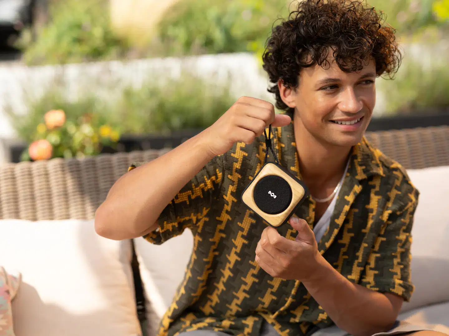 House of Marley Bluetooth kaiutin Roots, musta/puu - 6