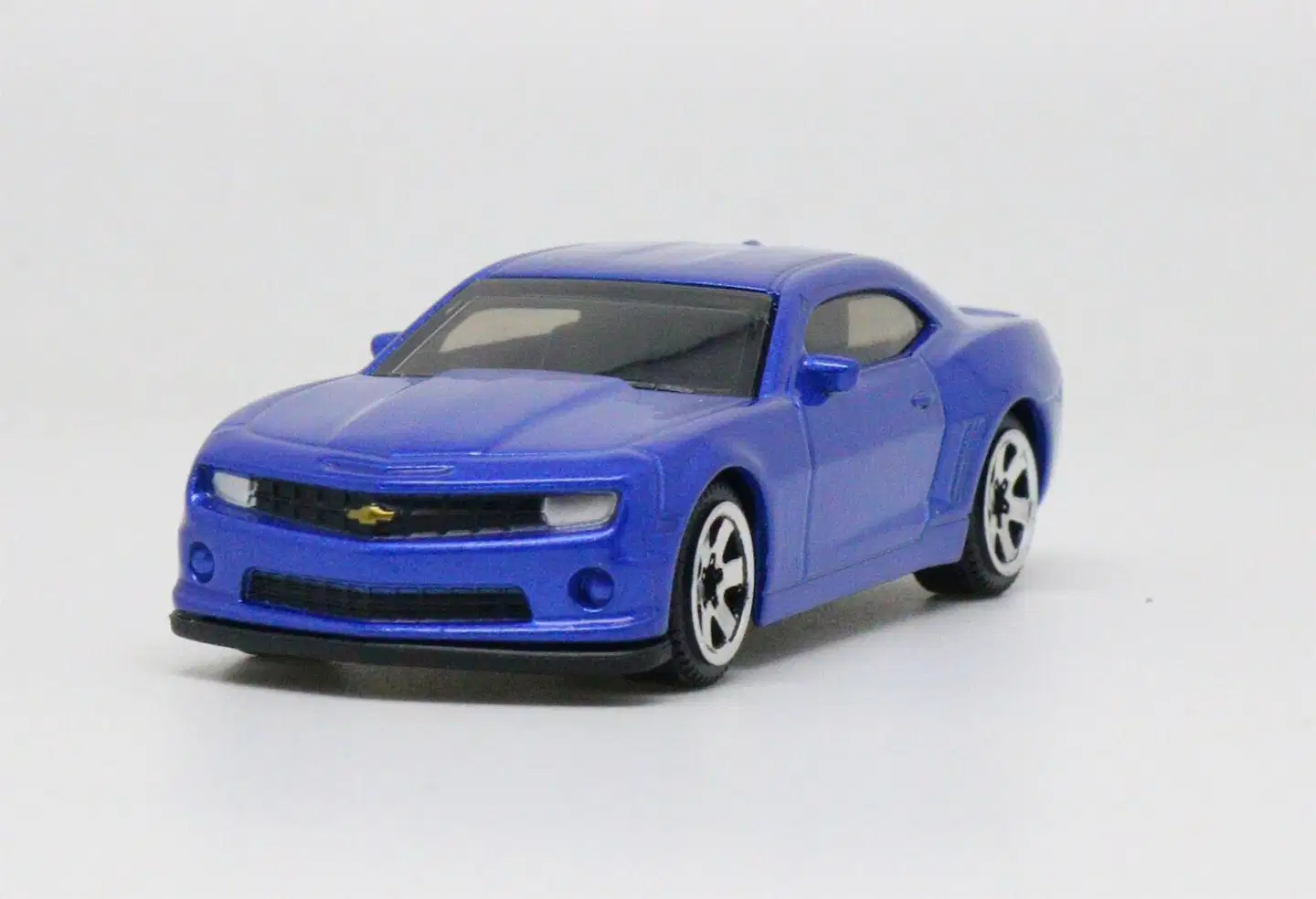 MSZ metallinen pienoismalliauto läpipainopakkaus, mittakaava 1:64, lajitelma - 6
