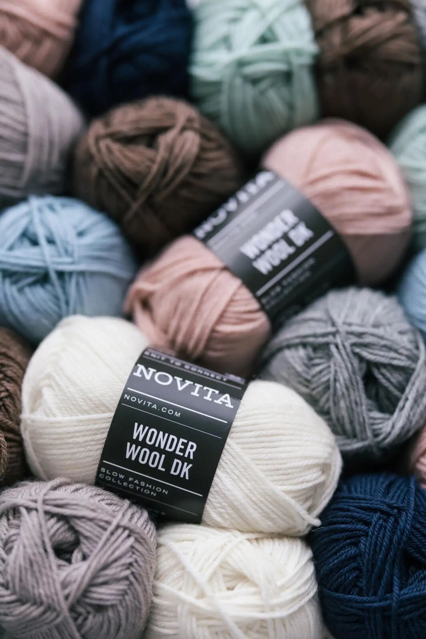 Novita lanka Wonder Wool DK 50g puolukkamehu 5471 - 6