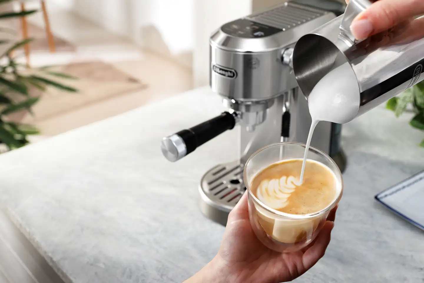 De'Longhi duo espressokeitin Dedica EC890.M - 8