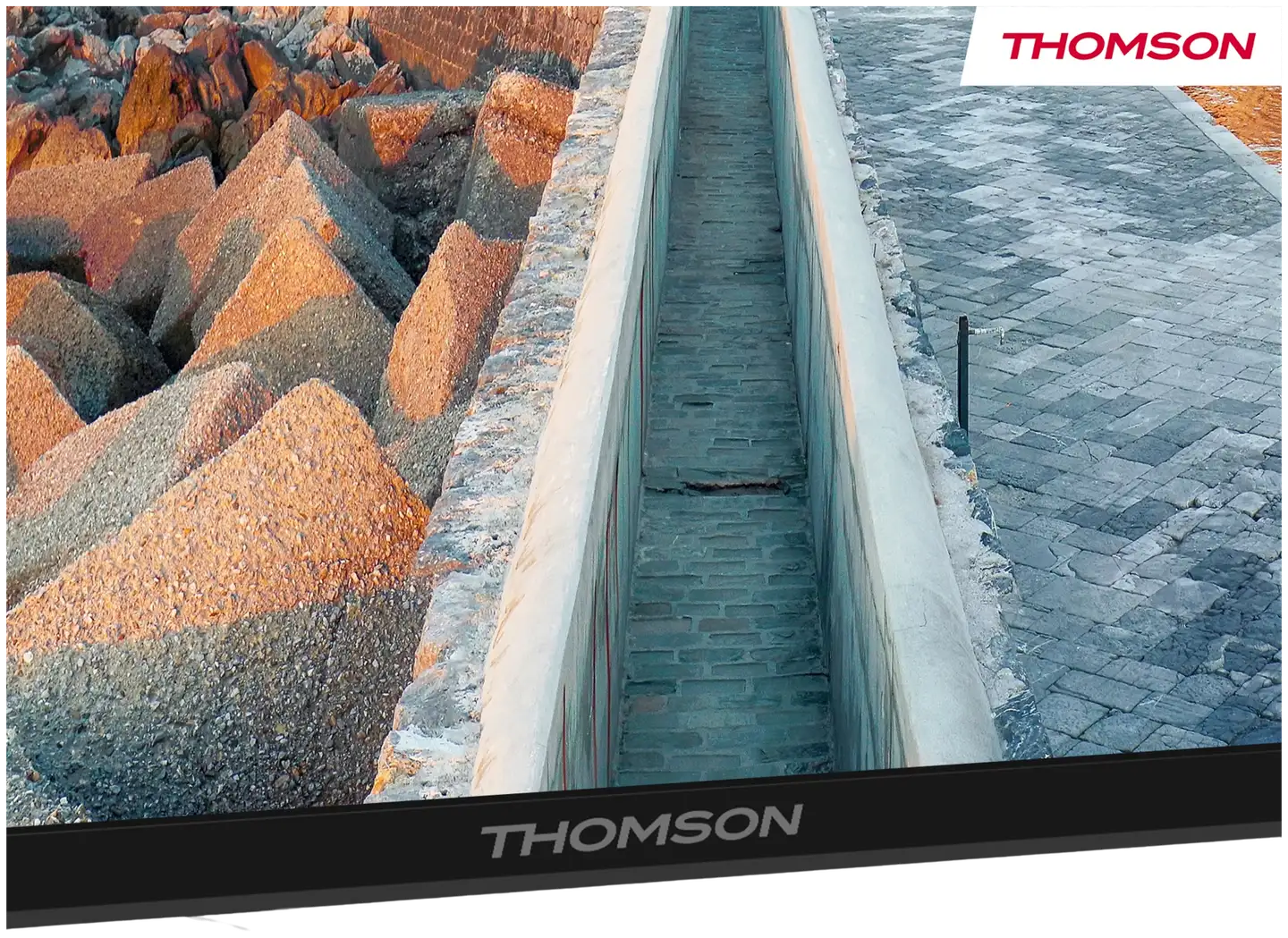 Thomson 32" Full HD Google TV 32FG2S15C mukana 12V virta-adapteri - 5