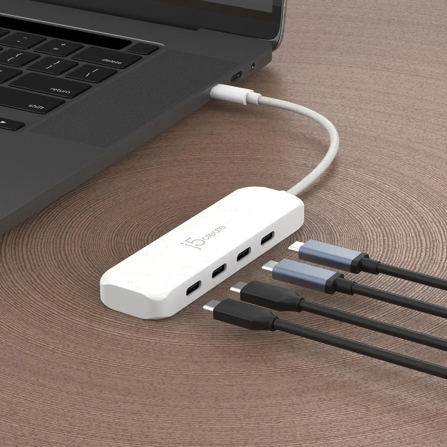 j5create USB-C jakaja 4 x USB-C - 5