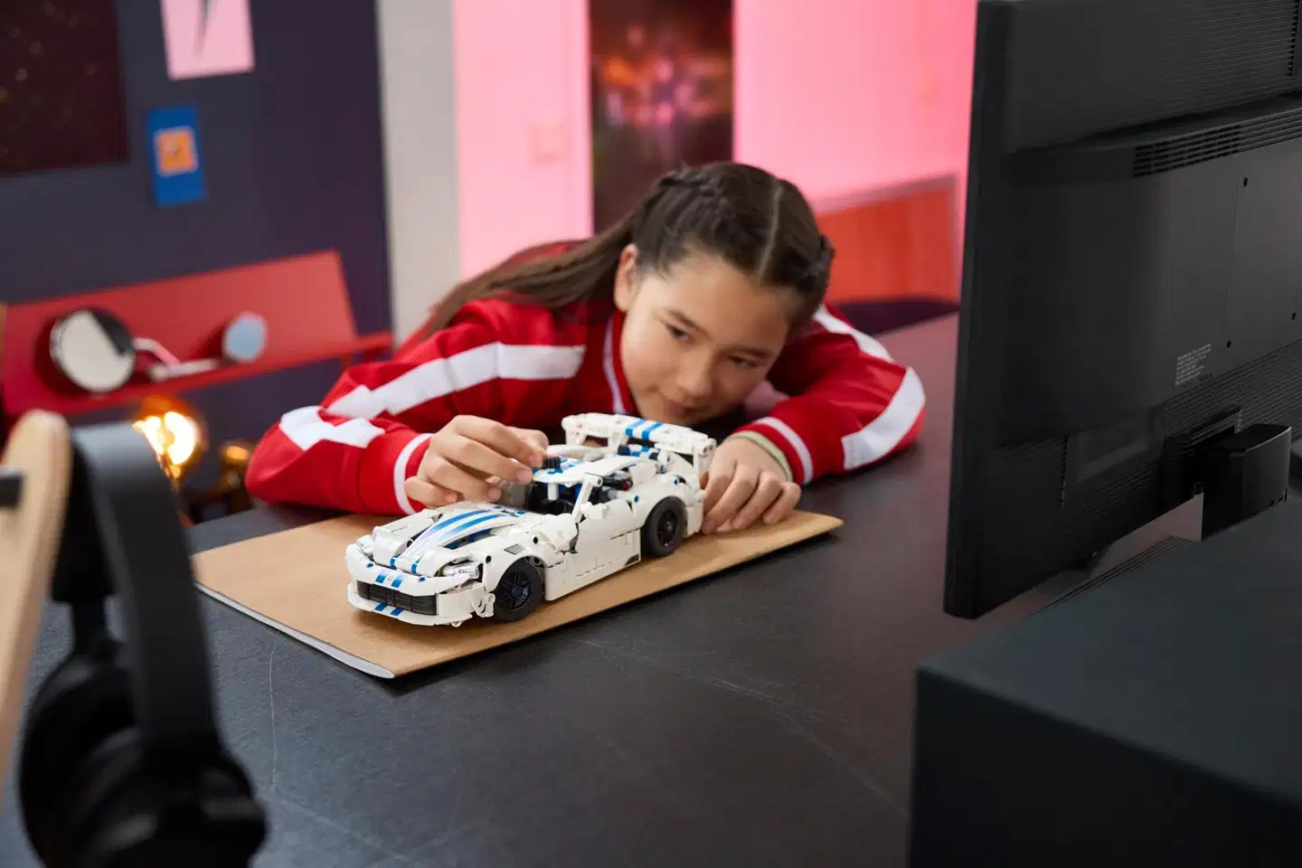 LEGO® Technic 42234 Dodge Viper GTS-R ‑urheiluauto - 8