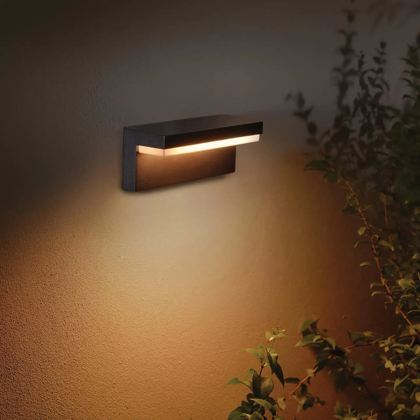 Philips Hue Nyro -seinävalaisin ulkokäyttöön 14W 2000-6500K 1020LM musta - 4