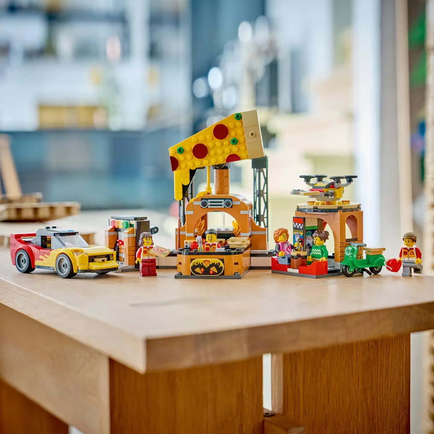 LEGO® My City 60496 Pizzaravintola ja toimituskulkuneuvot - 9