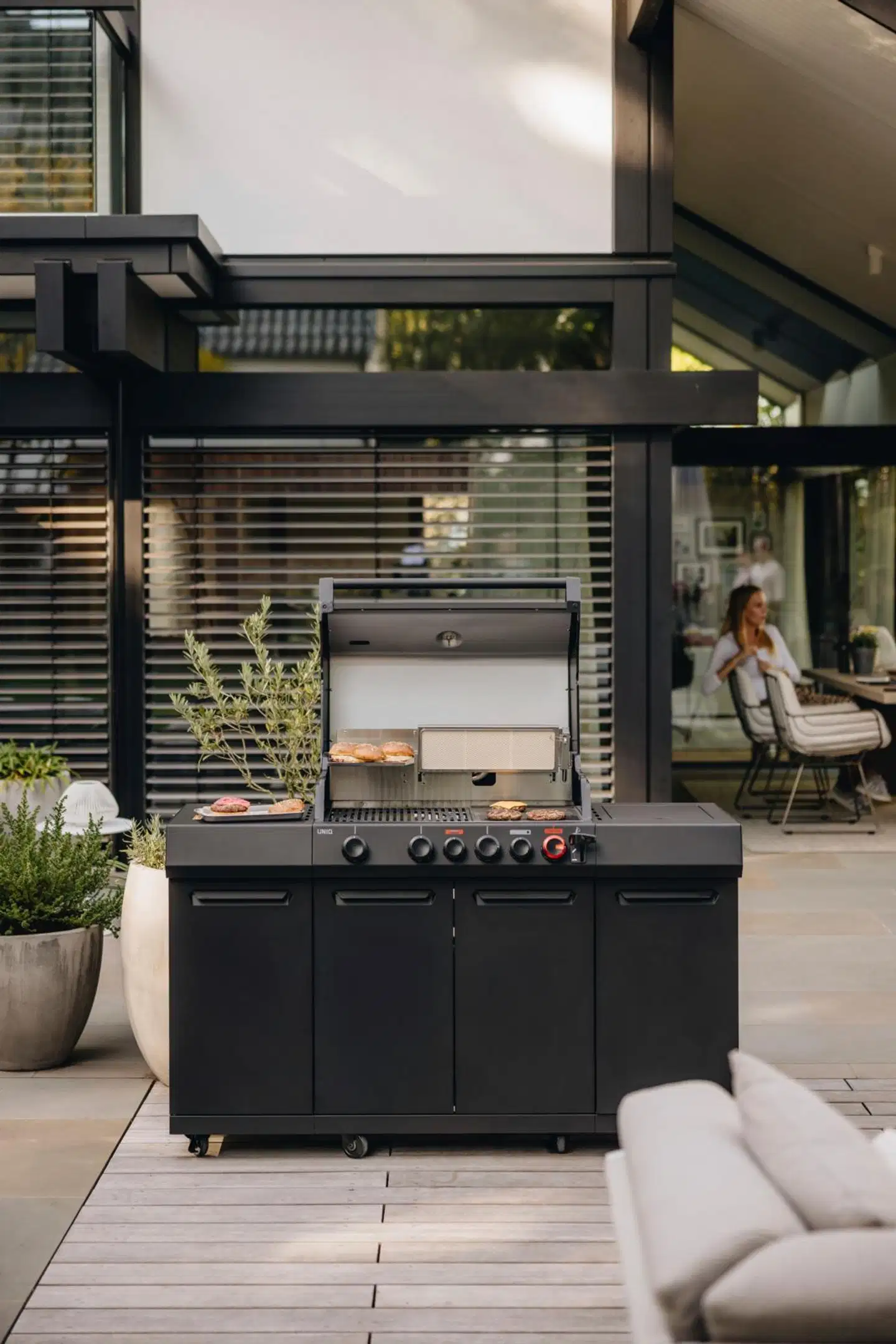 Enders kaasugrilli UNIQ® 4 IK Kitchen Cruster Shadow - 3