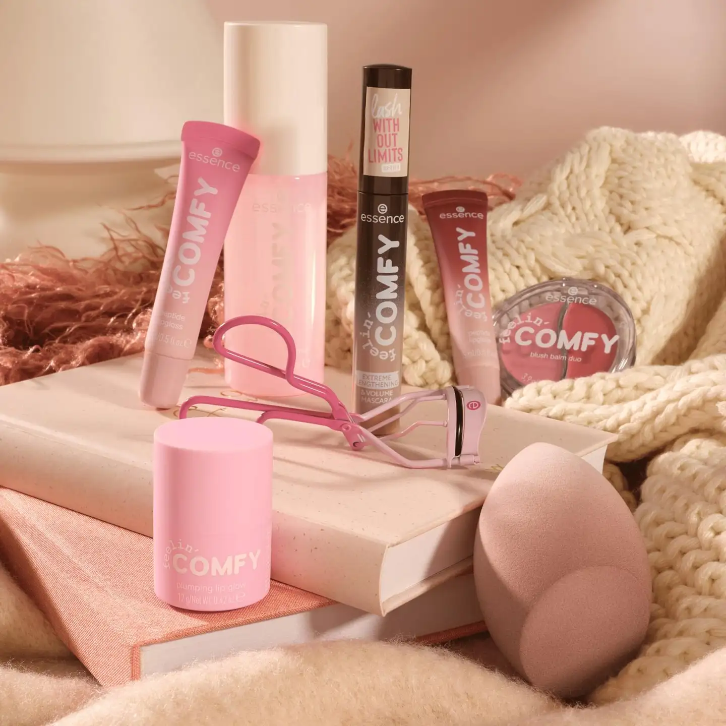 essence feelin' comfy plumping lip glow 01 Pillow Pout 12 g - 5