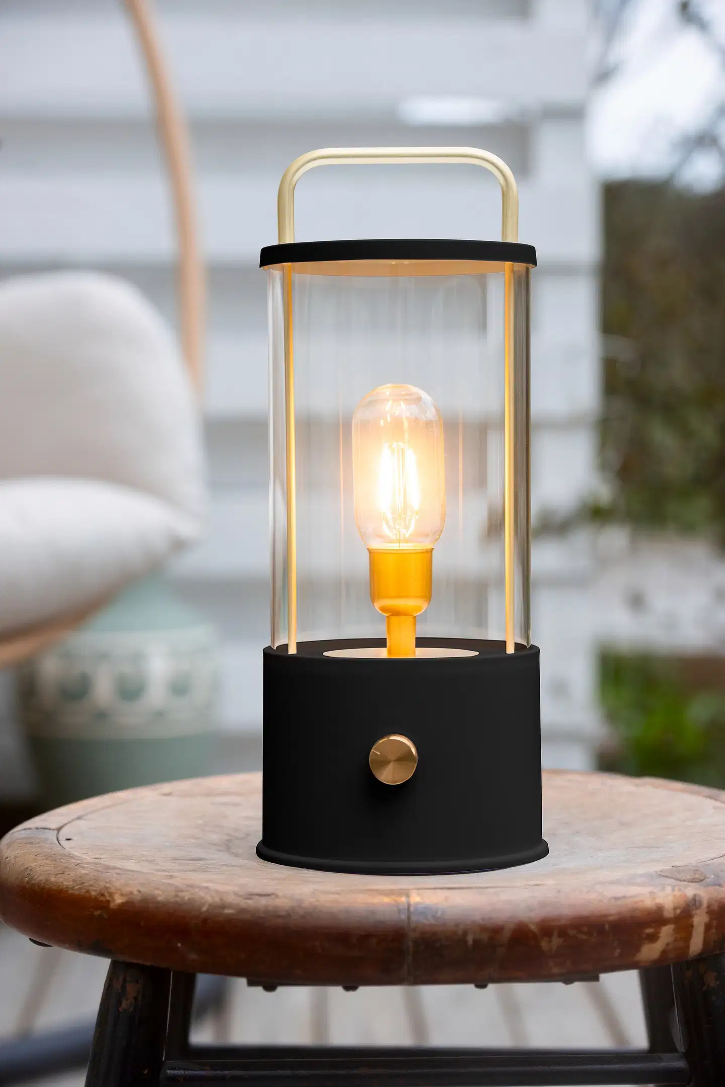 Airam TYRSKY LASILYHTY USB-LAD. MUSTA - 4