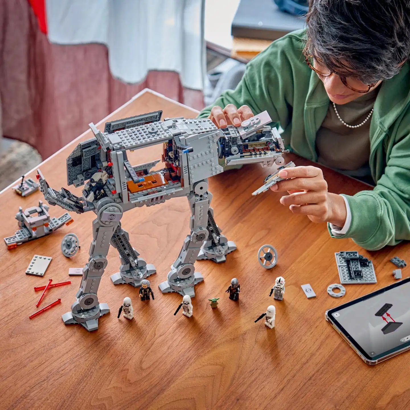 LEGO® Star Wars TM 75454 Imperiumin jäljelle jääneiden joukkojen AT-AT™ ja INT-4 - 4