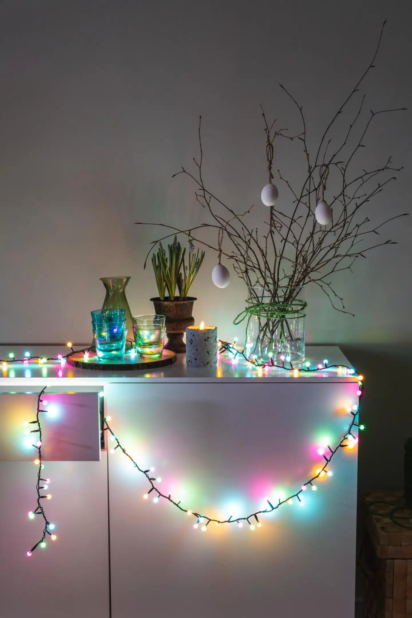 Konstsmide Valosarja 3678-505, Cluster 400 Candy color LED Cherry, Musta johto, IP44 - 4