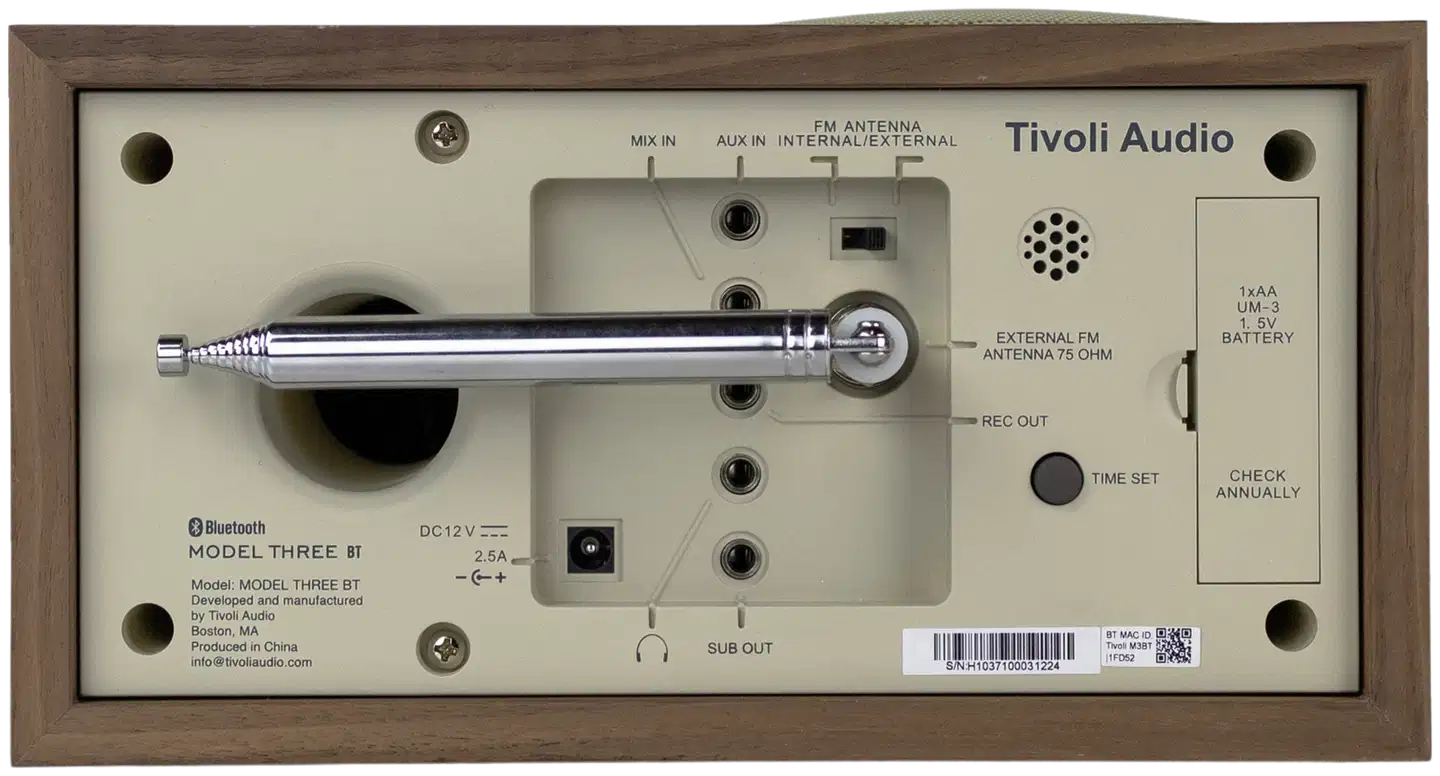 Tivoli Audio Bluetooth-kelloradio Model Three BT USB-C pähkinä/beige - 3