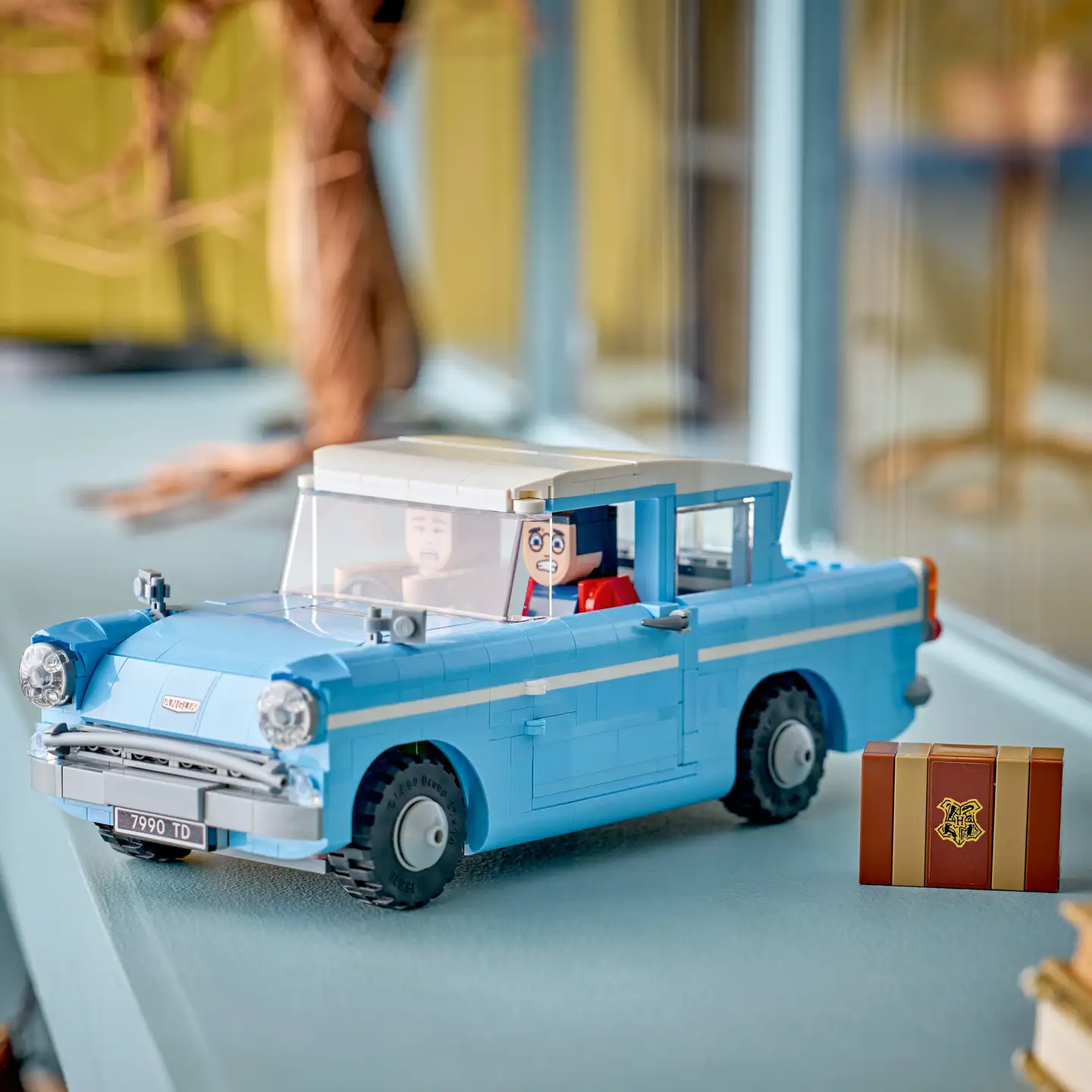 LEGO® Harry Potter TM 76470 Lumottu lentävä Ford Anglia™ - 11