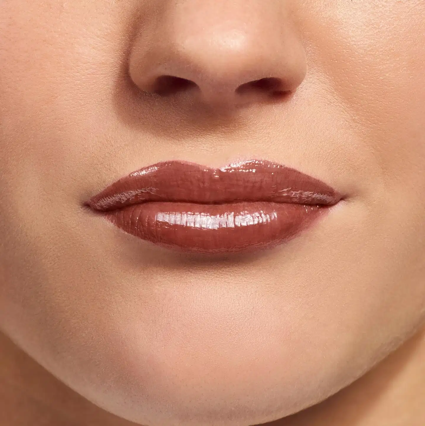 Rimmel Thrillseeker Lip Latex 6 ml, 300 Main Character nestemäinen huulipuna - 250 Honey Bun - 3