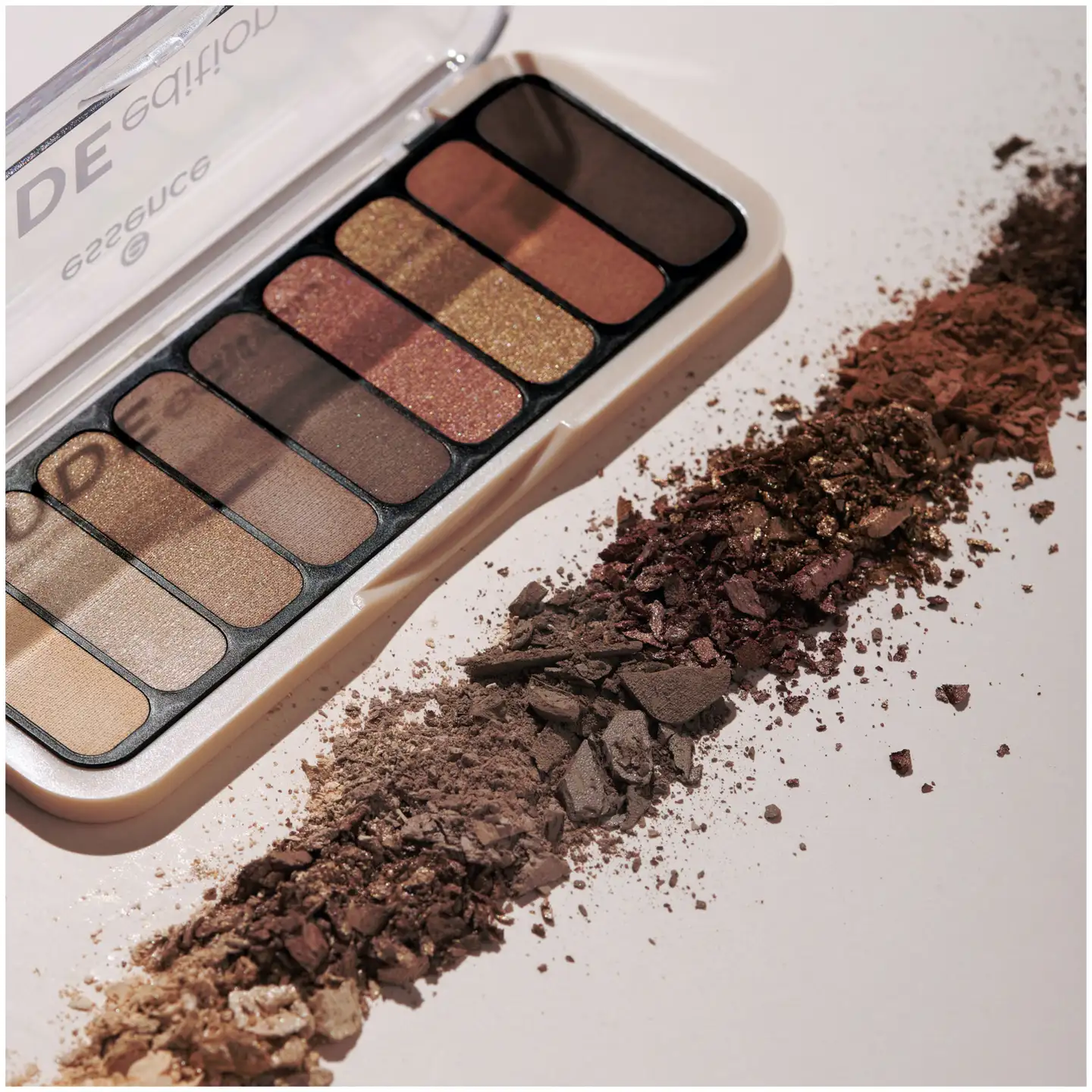 essence the NUDE edition eyeshadow palette 10 Pretty In Nude 10 g - 5