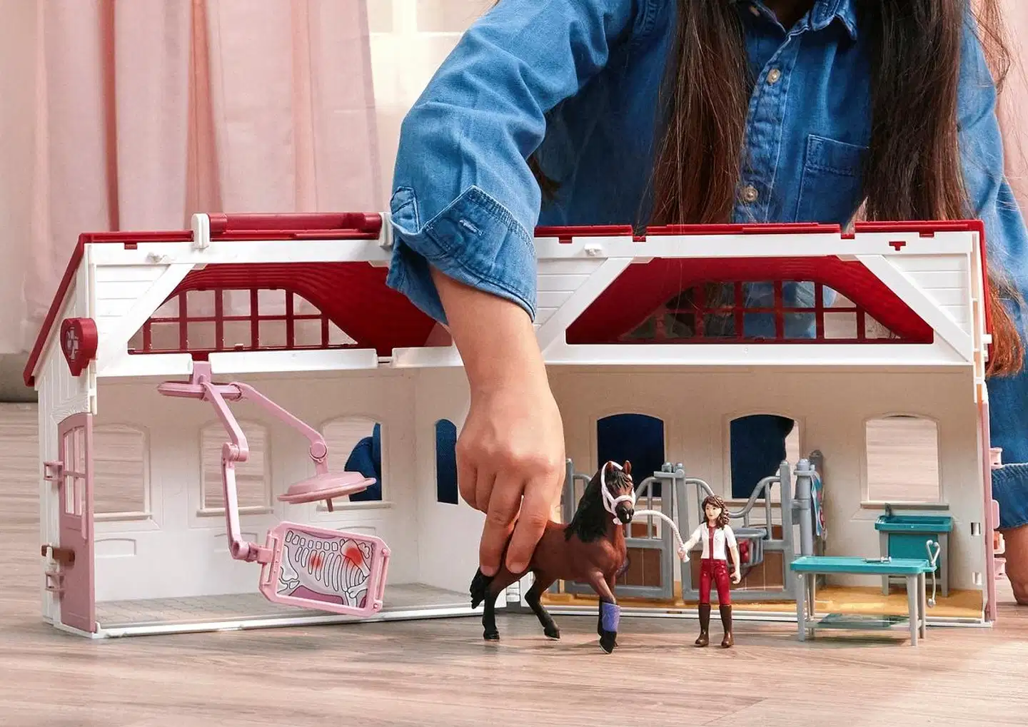 Schleich Iloisen hevosen sairaala - 6
