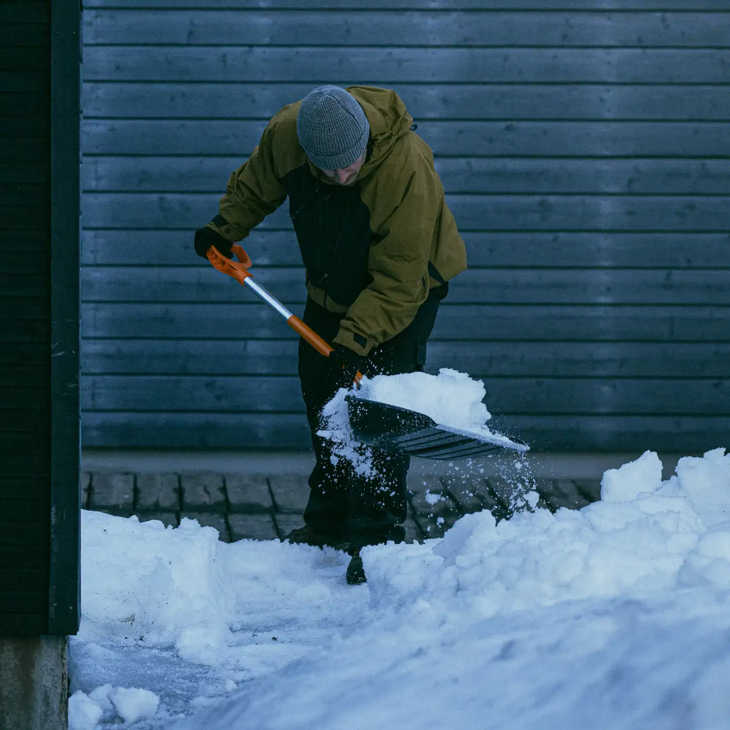 Fiskars Plus lumilapio musta - 4