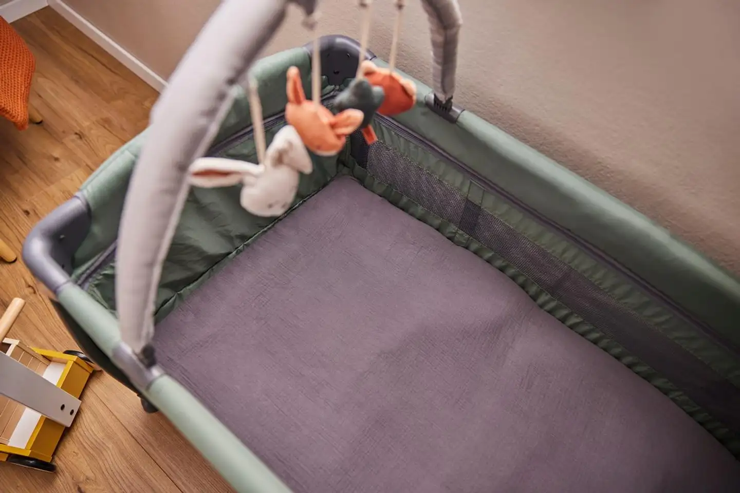 Hauck lakana matkasänkyyn Travel 60x120 cm pistekuvio beige - 11
