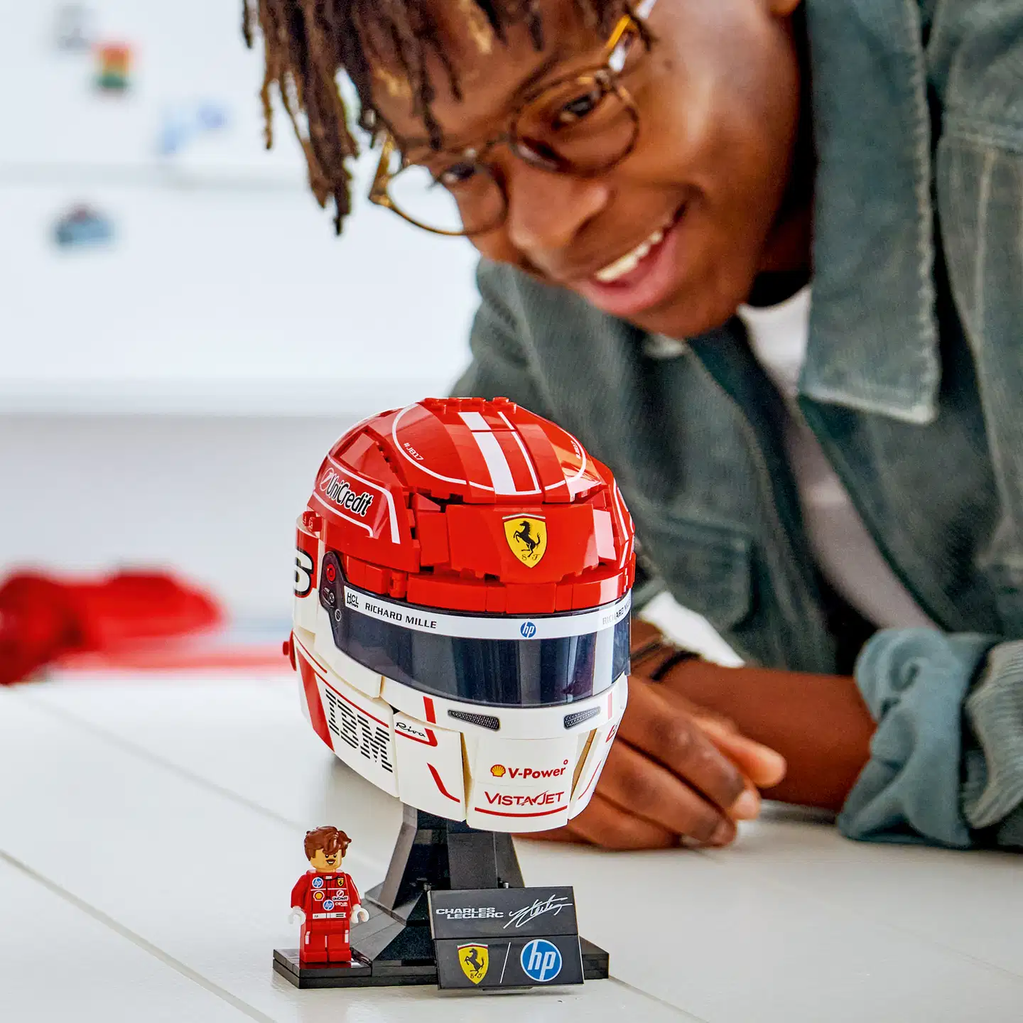 LEGO® Editions Formula 1 43014 Scuderia Ferrari HP ‑kypärä – Charles Leclerc - 8