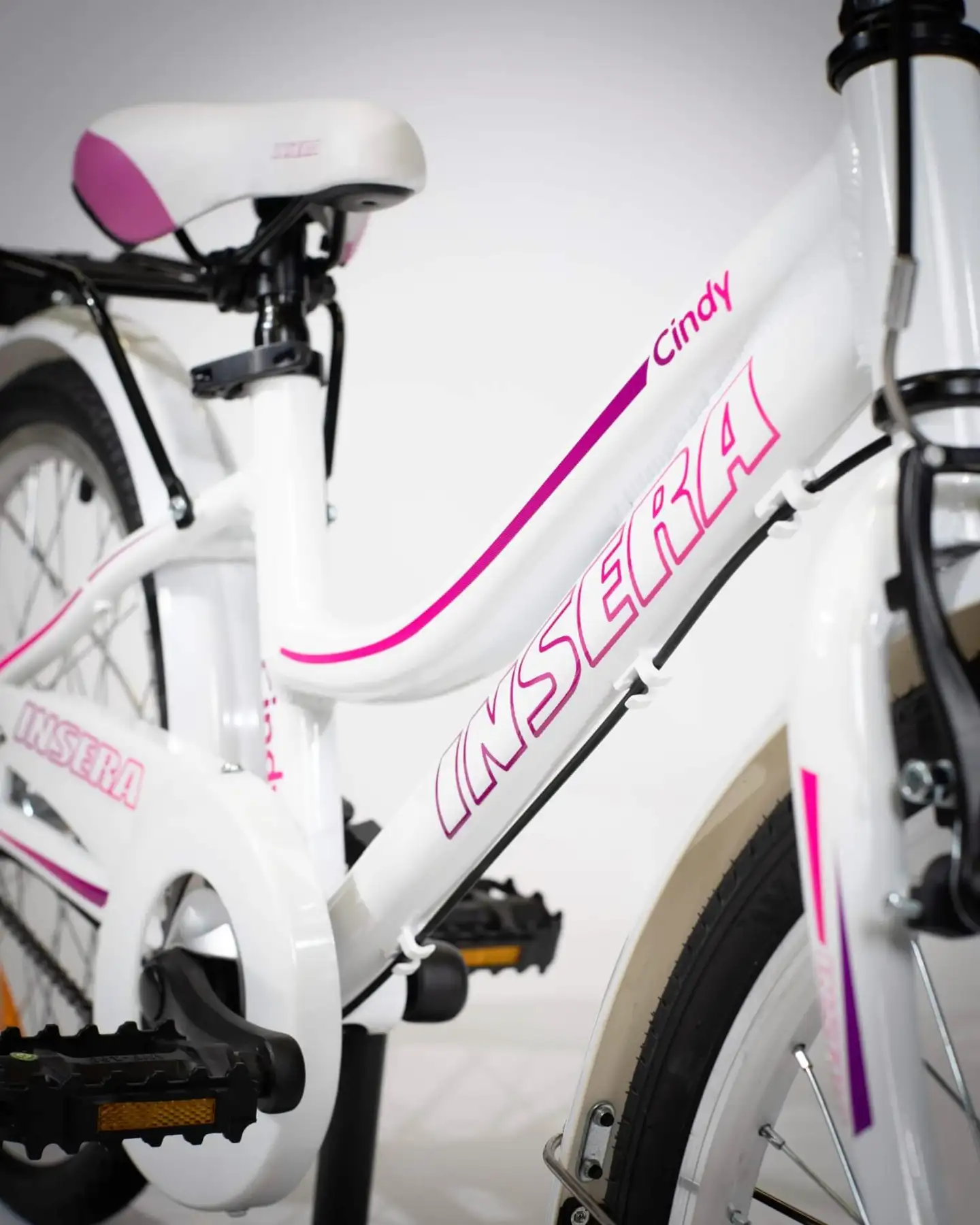 Insera Cindy 24" lastenpyörä 3-vaihdetta runko 35 cm valkoinen - 3