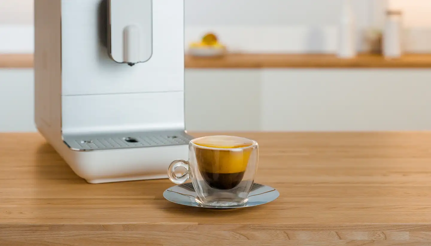 Smeg kahviautomaatti valkoinen BCC11WHMEU - 15