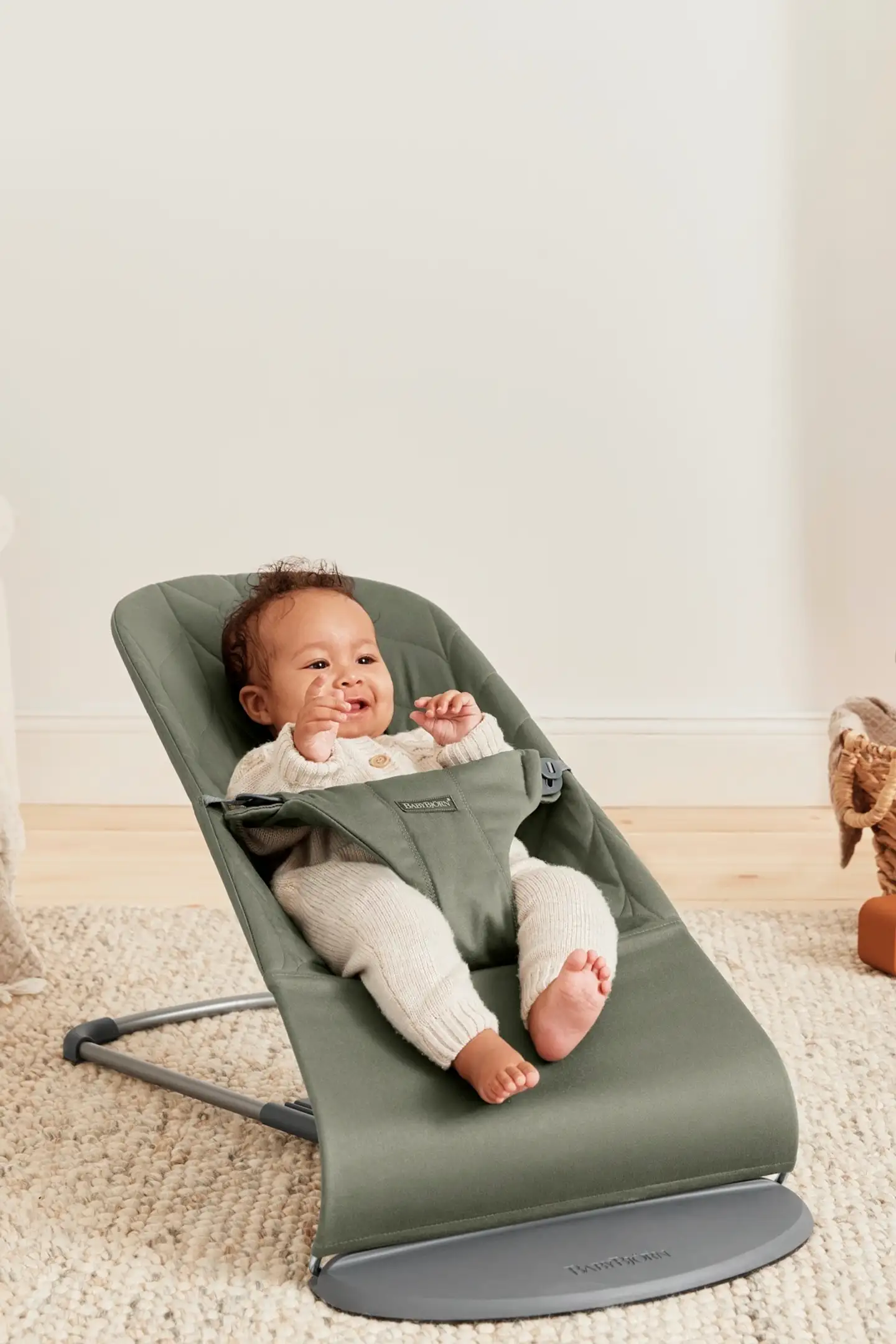 BabyBjörn sitteri bliss - kudottu, petal quilt, tummanvihreä - 2