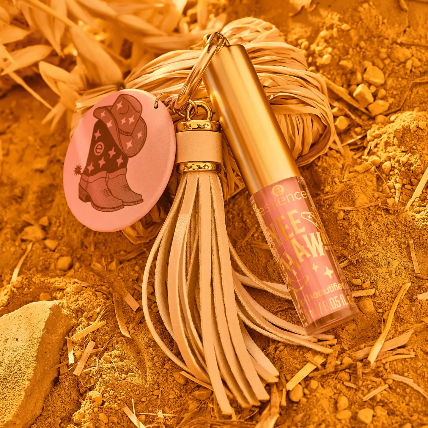 essence YEE HAW! lip beautifier key chain 01 Boots, Hat, Go! 1.5 ml - 6