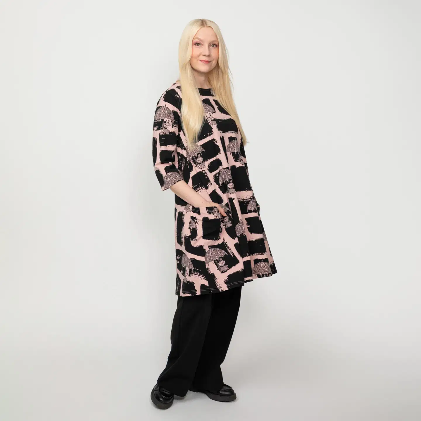 Muumi naisten mekko Jenni Kipakka 592233 - roosa - 4