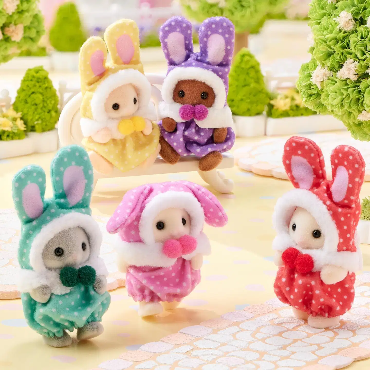 Sylvanian Families yllätyspakkaus Värikkäät puput -sarja - 2